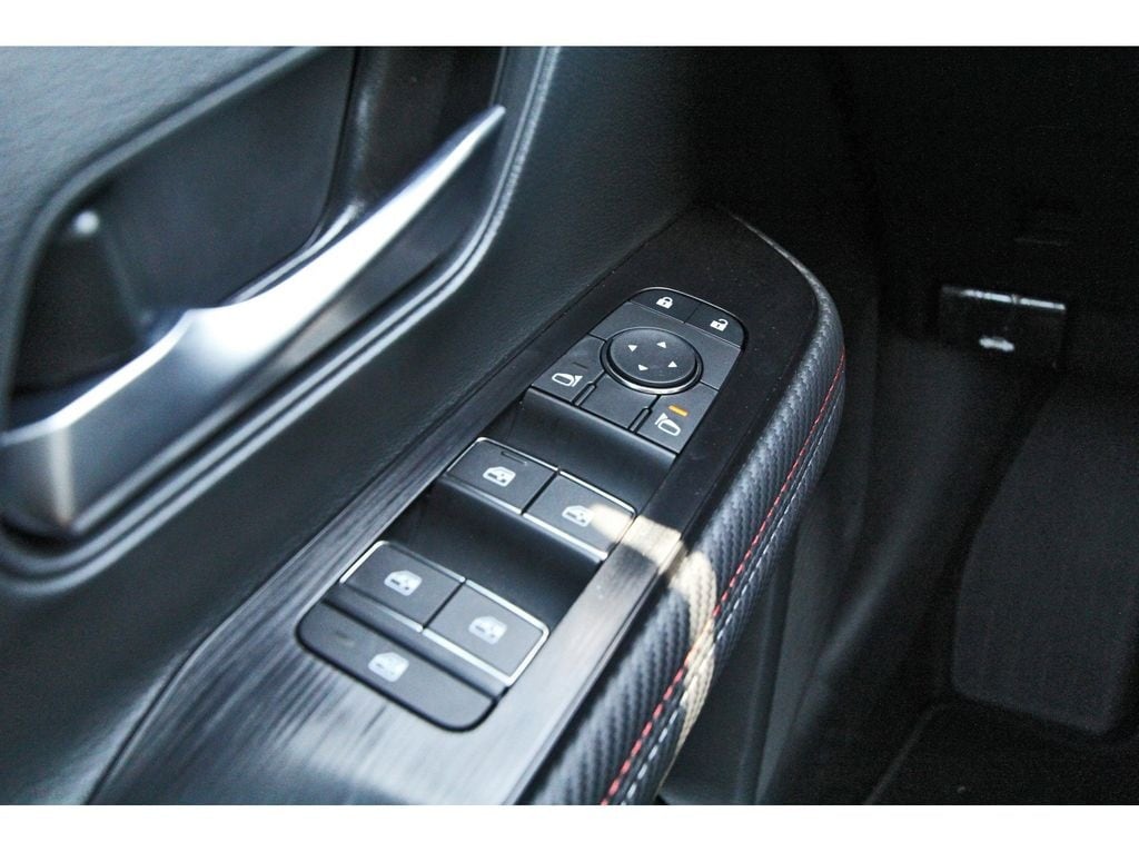 2025 Nissan Kicks SR - Photo 15