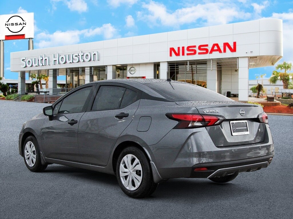 2025 Nissan Versa 1.6 S photo 2