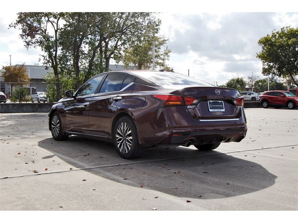 2023 Nissan Altima 2.5 SV photo 3