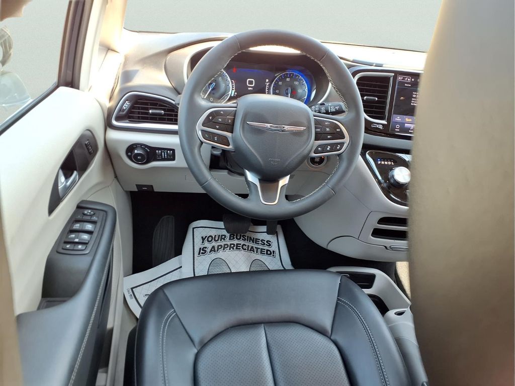 Used 2024 Chrysler Pacifica Touring L Van Passenger Van