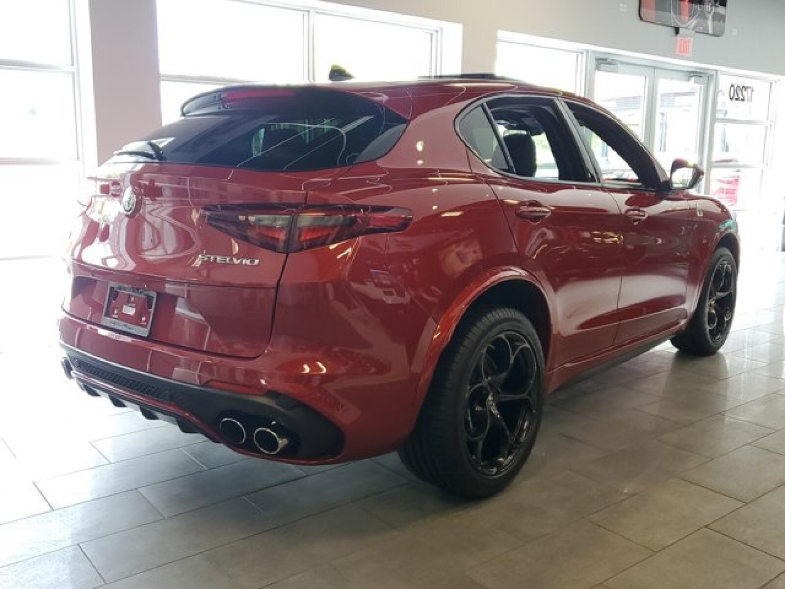 2018 Alfa Romeo Stelvio Quadrifoglio photo 3
