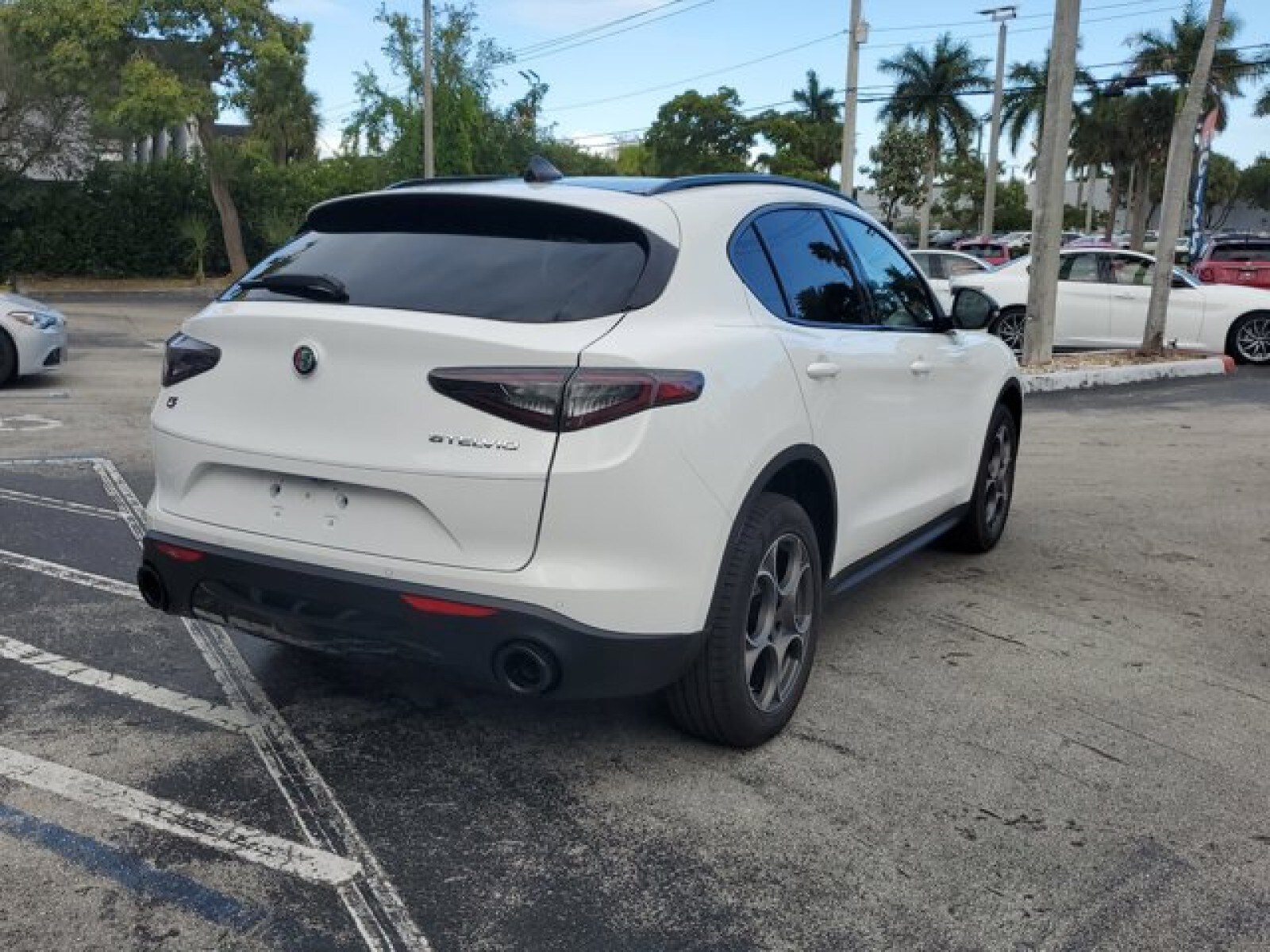 2025 Alfa Romeo Stelvio Sprint photo 4