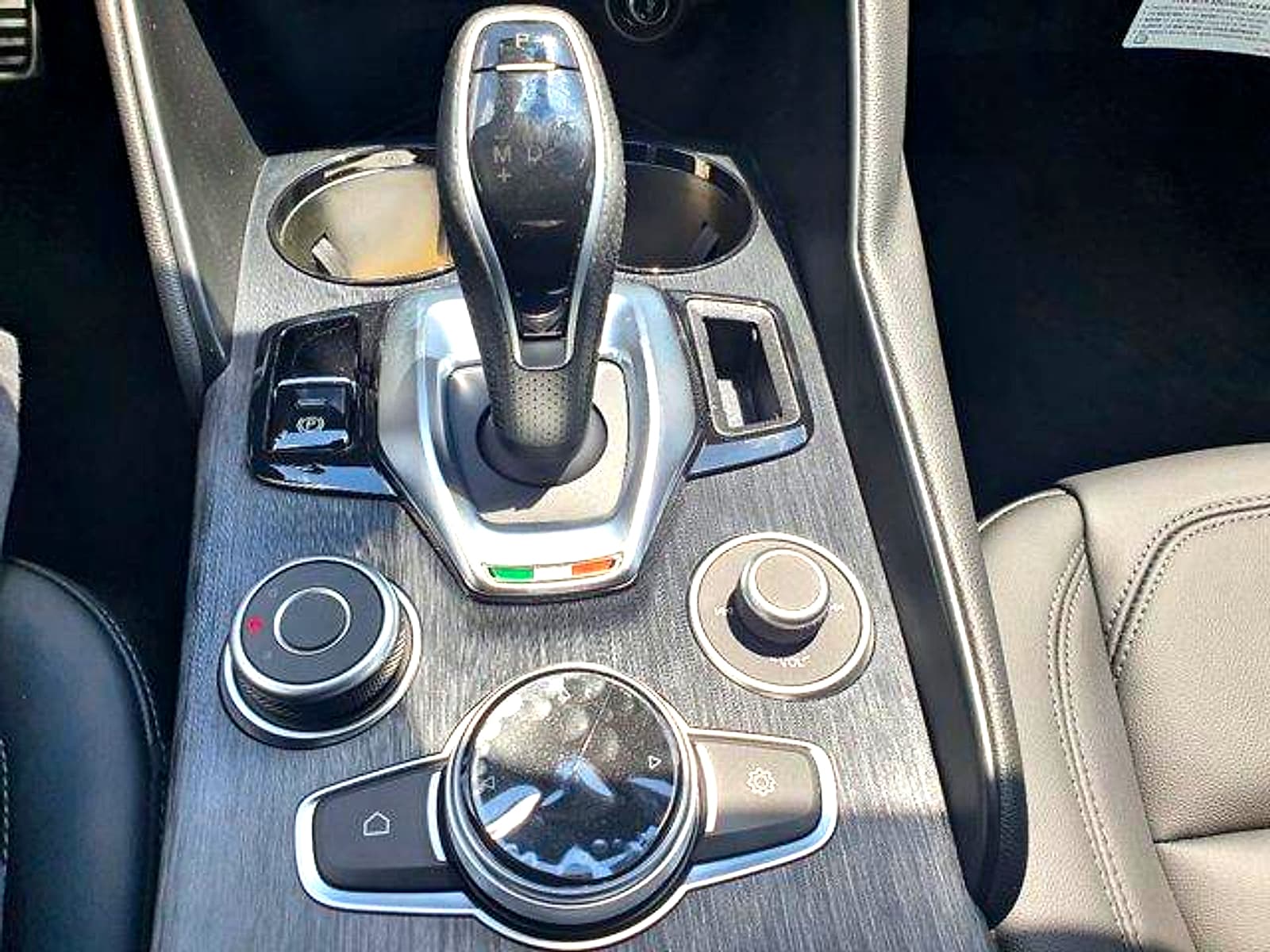 2024 Alfa Romeo Giulia Sprint - Photo 16