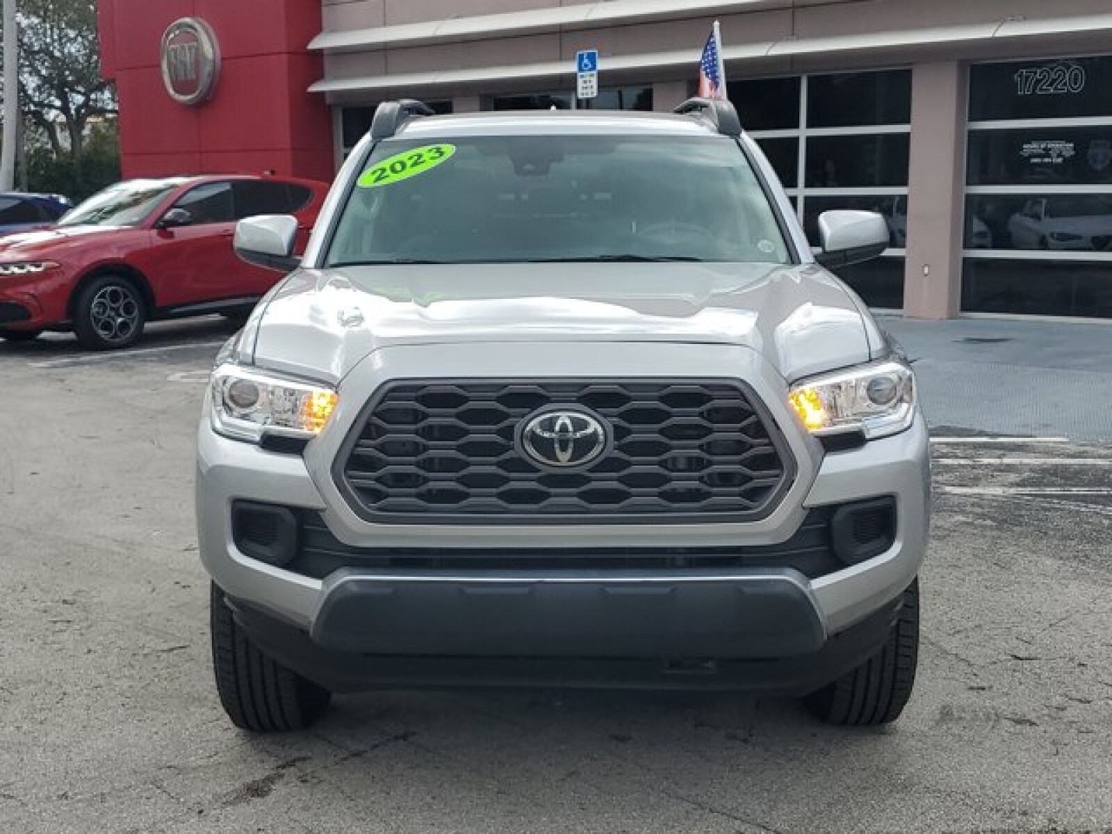 2023 Toyota Tacoma 4x4 SR photo 2