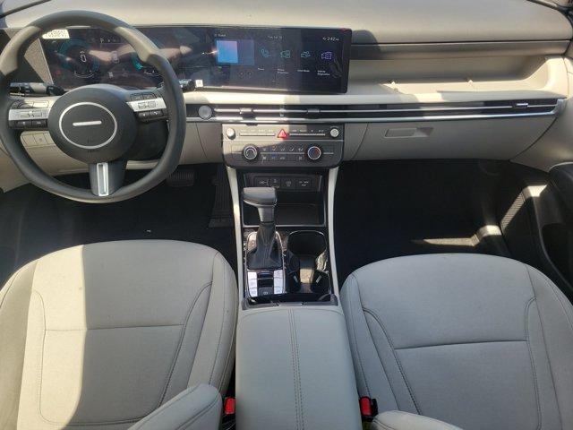 2025 Hyundai Tucson SE - Photo 14