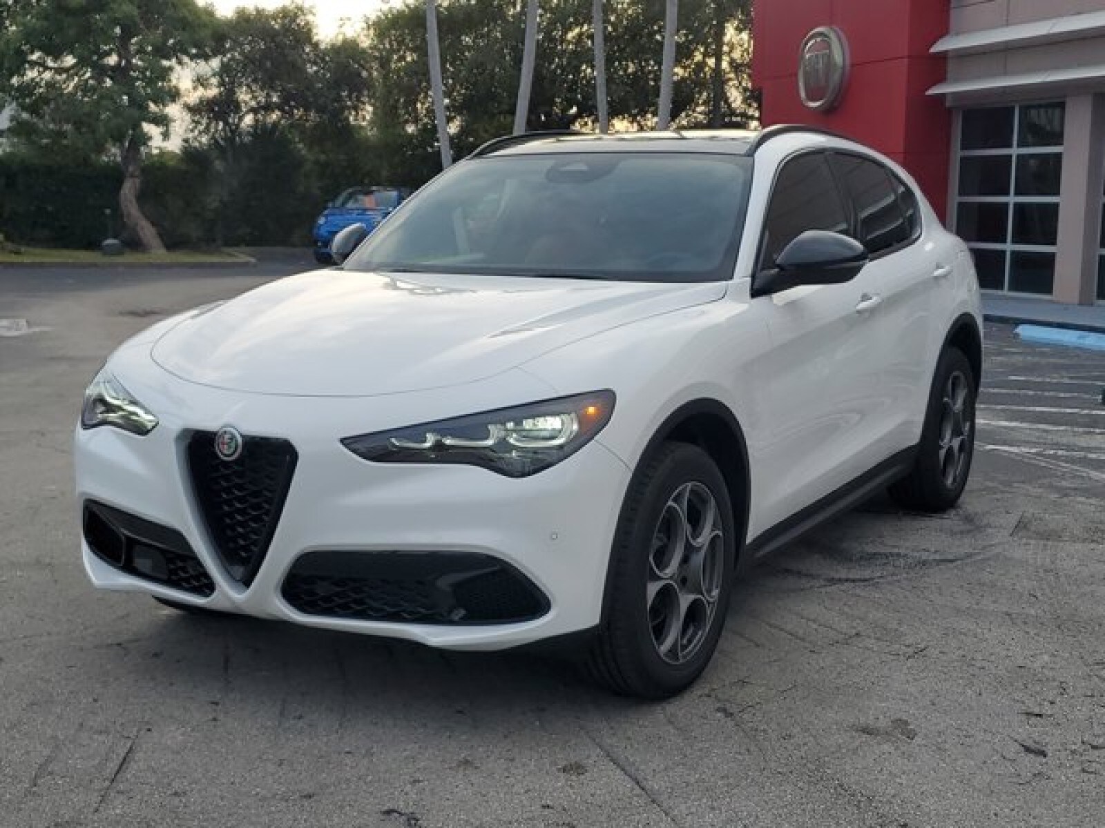 2025 Alfa Romeo Stelvio Sport photo 2