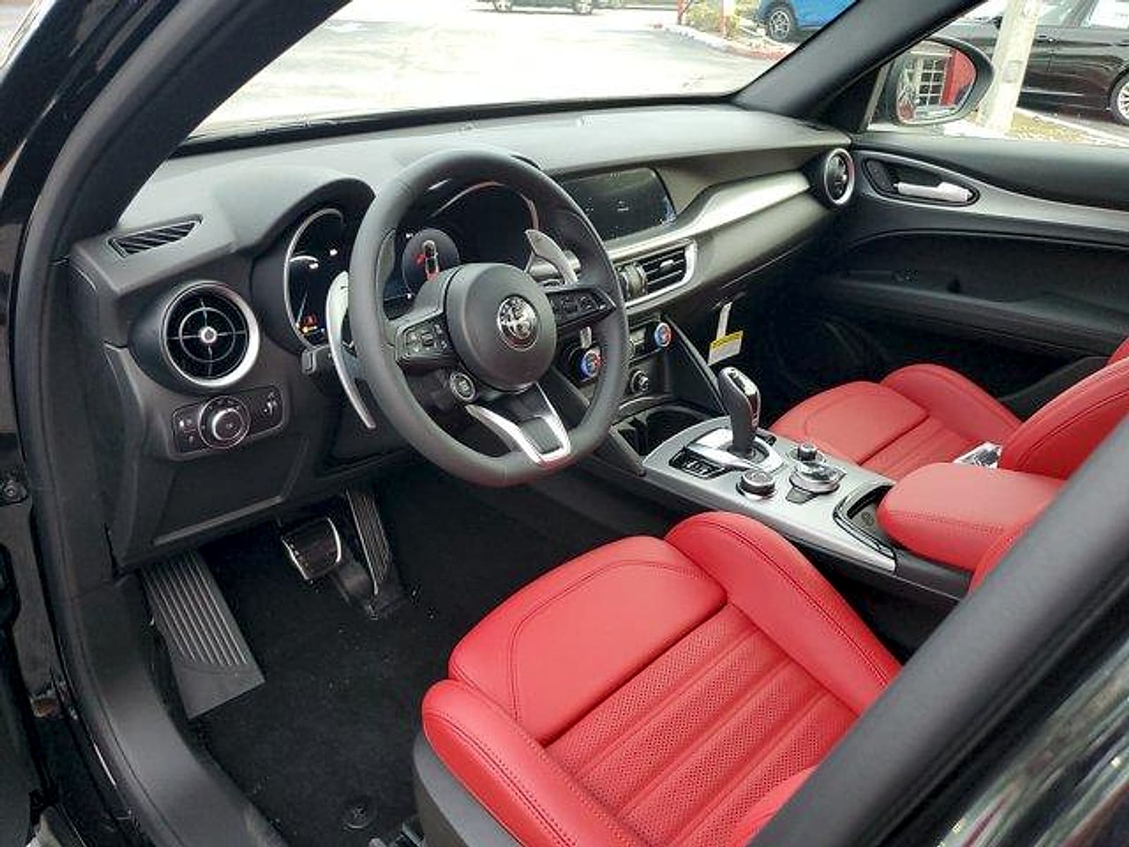 2025 Alfa Romeo Stelvio Base - Photo 9