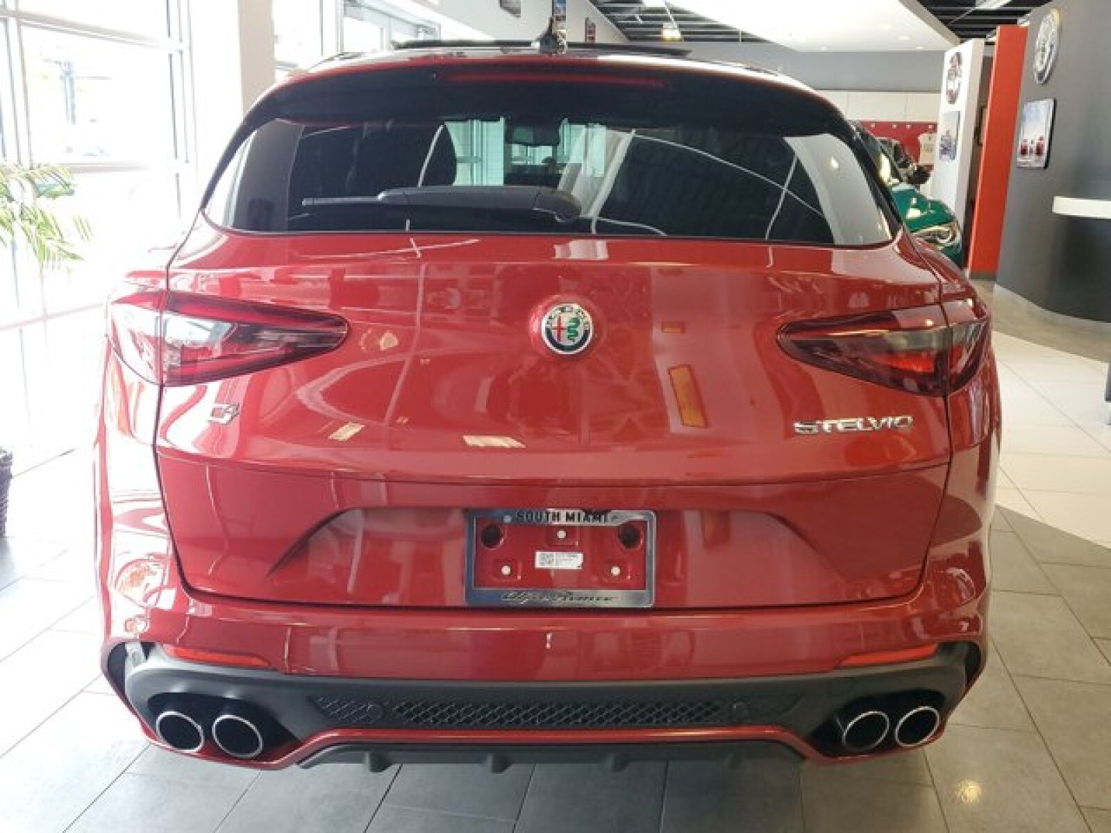 2018 Alfa Romeo Stelvio Quadrifoglio photo 4