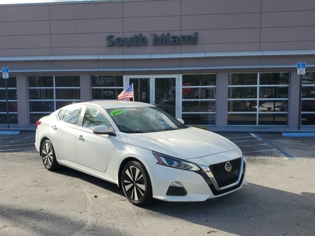 Used 2022 Nissan Altima 2.5 SV Sedan
