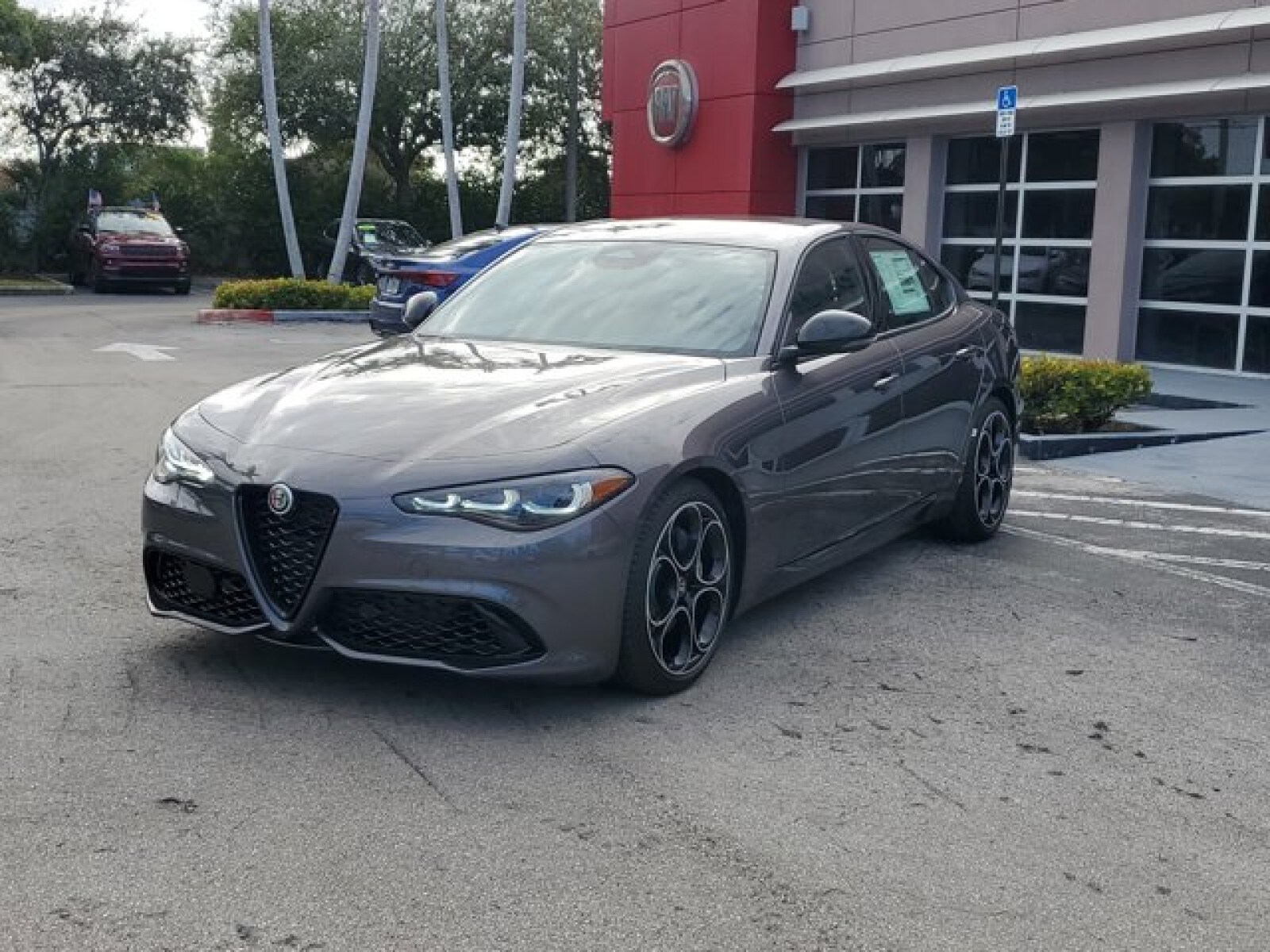2025 Alfa Romeo Giulia photo 2