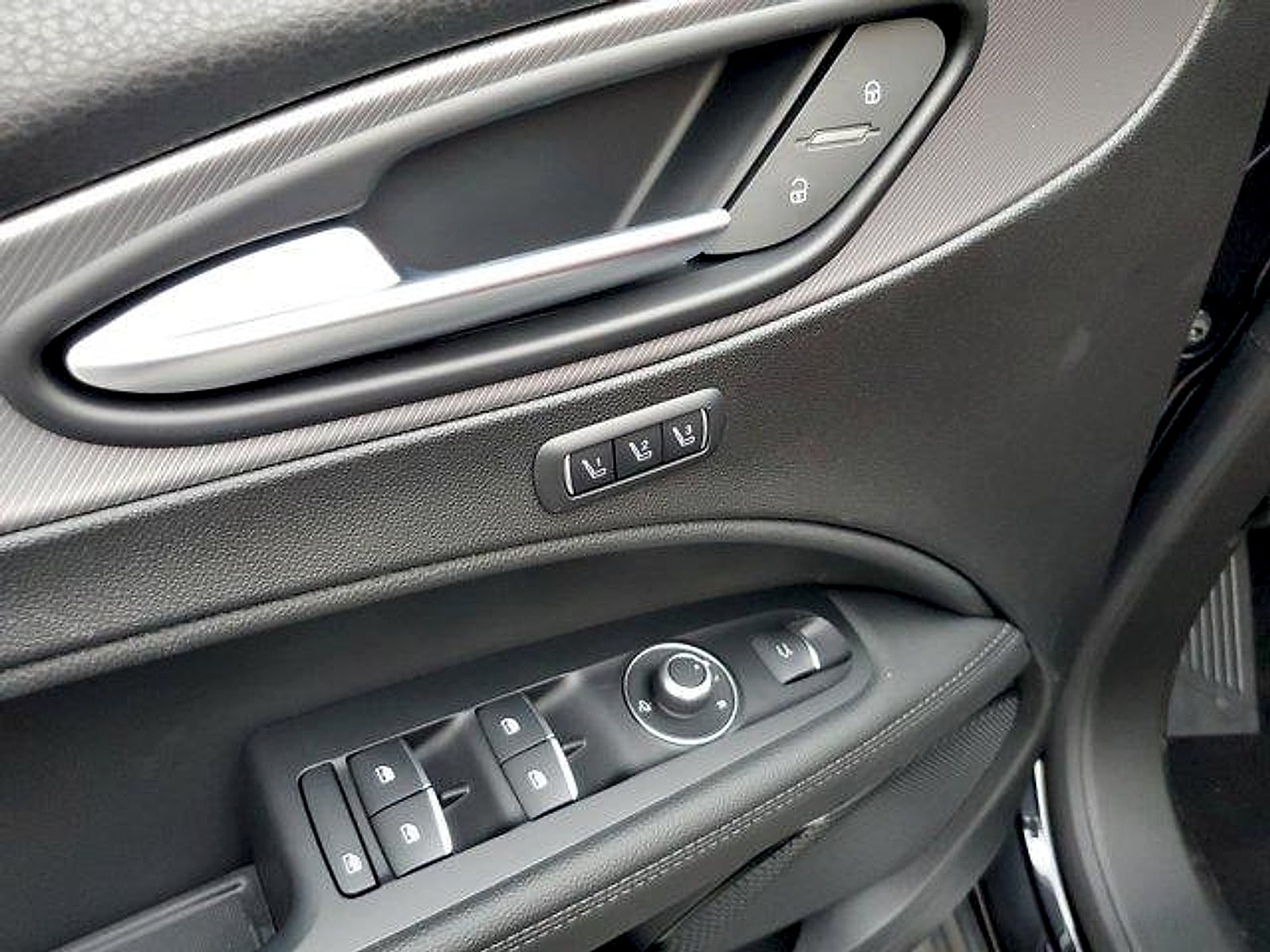 2025 Alfa Romeo Stelvio Base - Photo 11