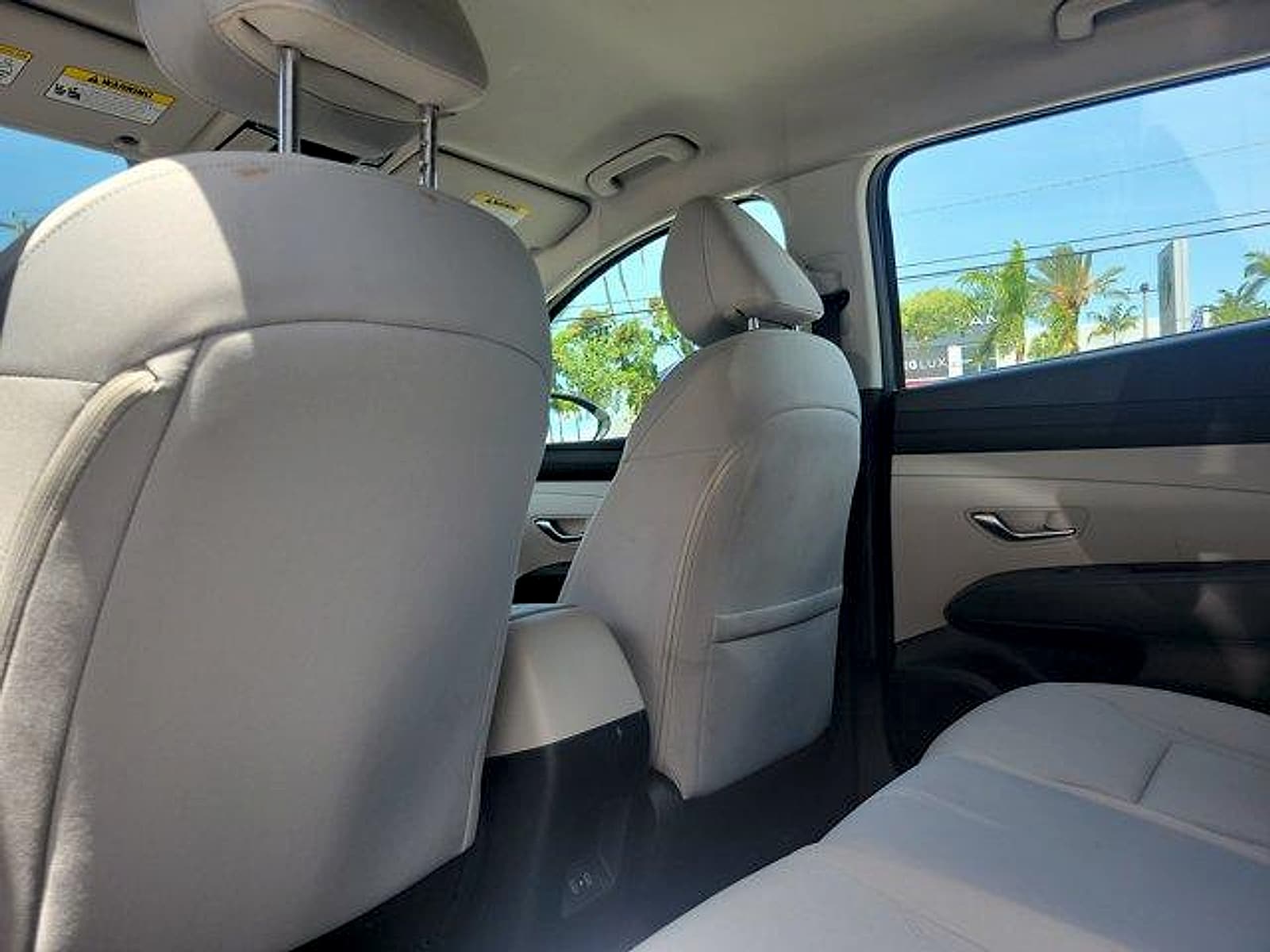 2025 Hyundai Tucson SE - Photo 18