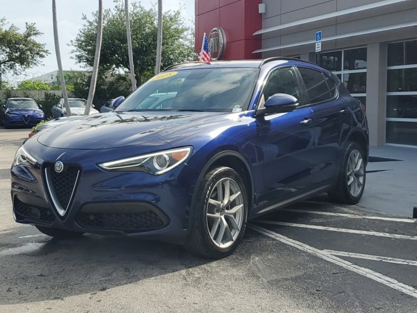 2018 Alfa Romeo Stelvio Ti Sport photo 3