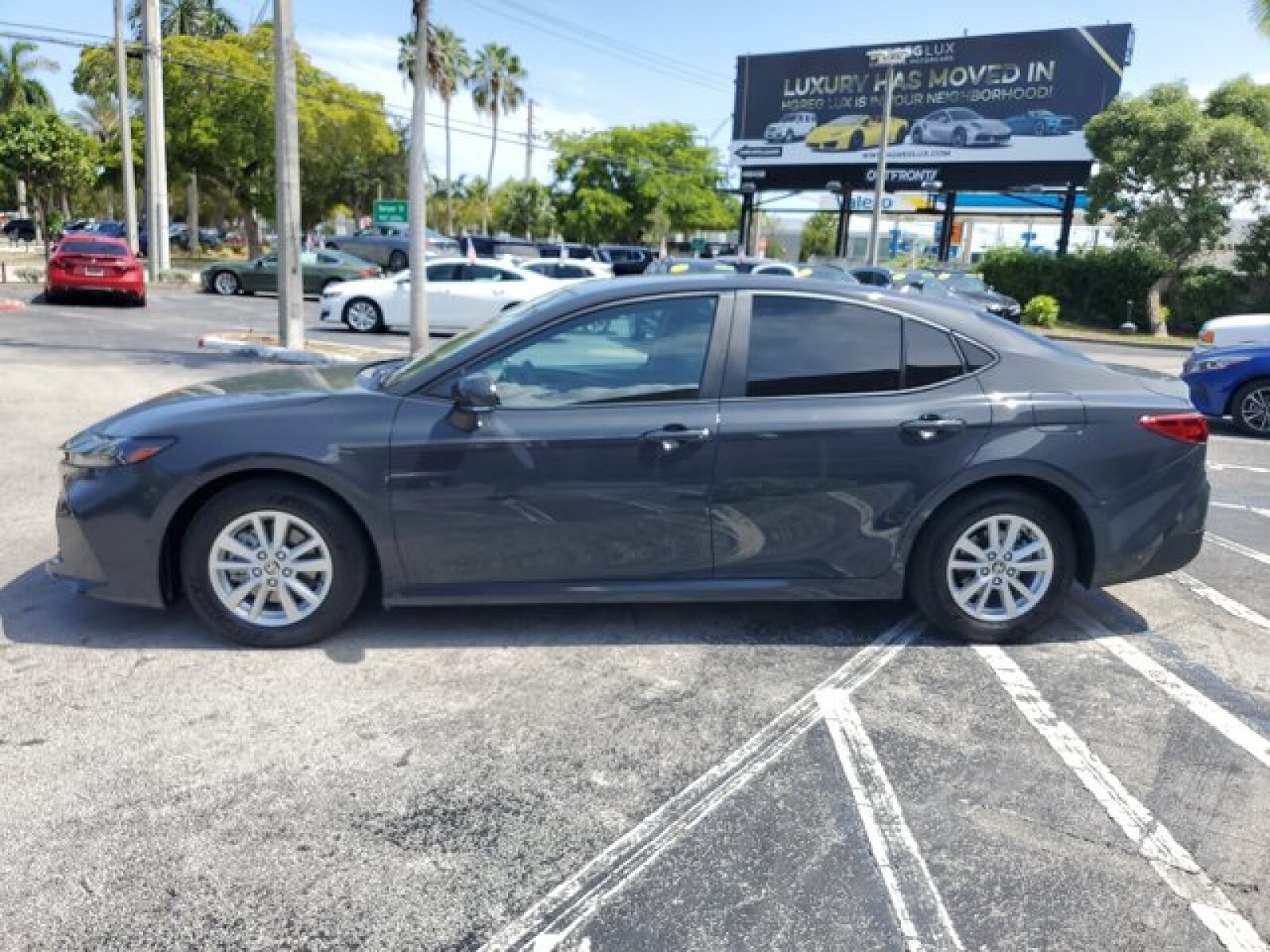 2025 Toyota Camry LE photo 3
