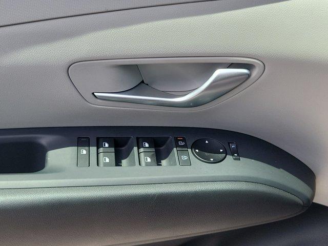 2025 Hyundai Tucson SE - Photo 32