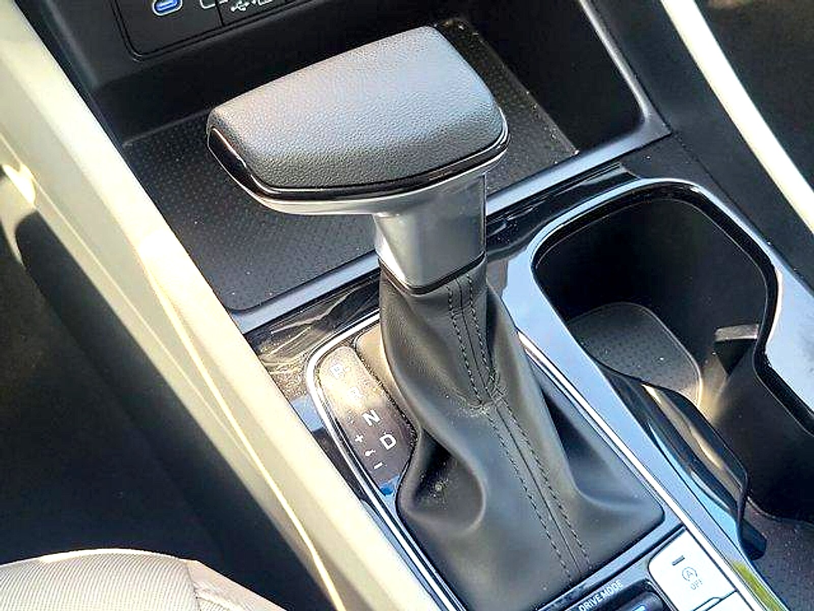 2025 Hyundai Tucson SE - Photo 29