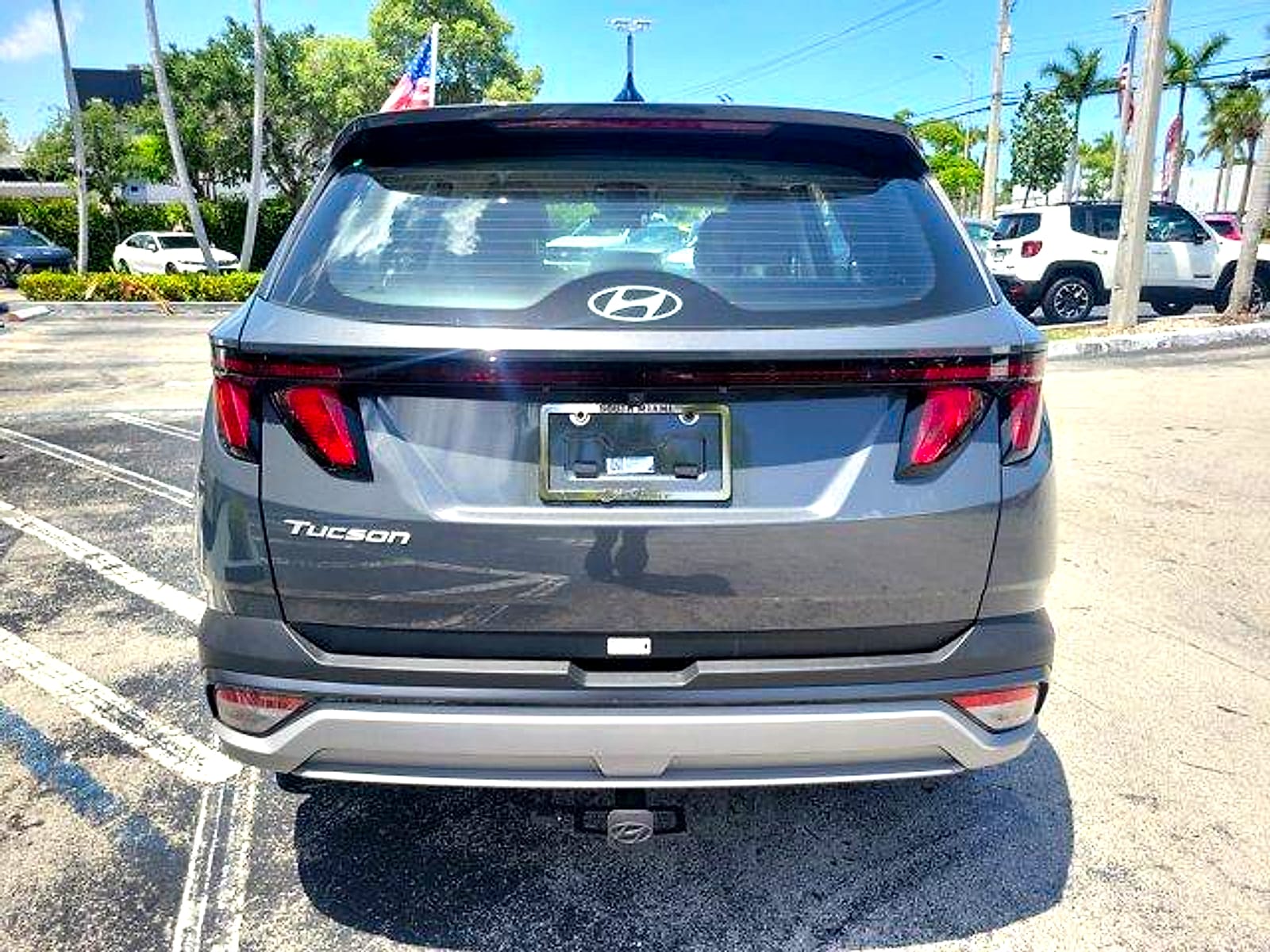 2025 Hyundai Tucson SE - Photo 6