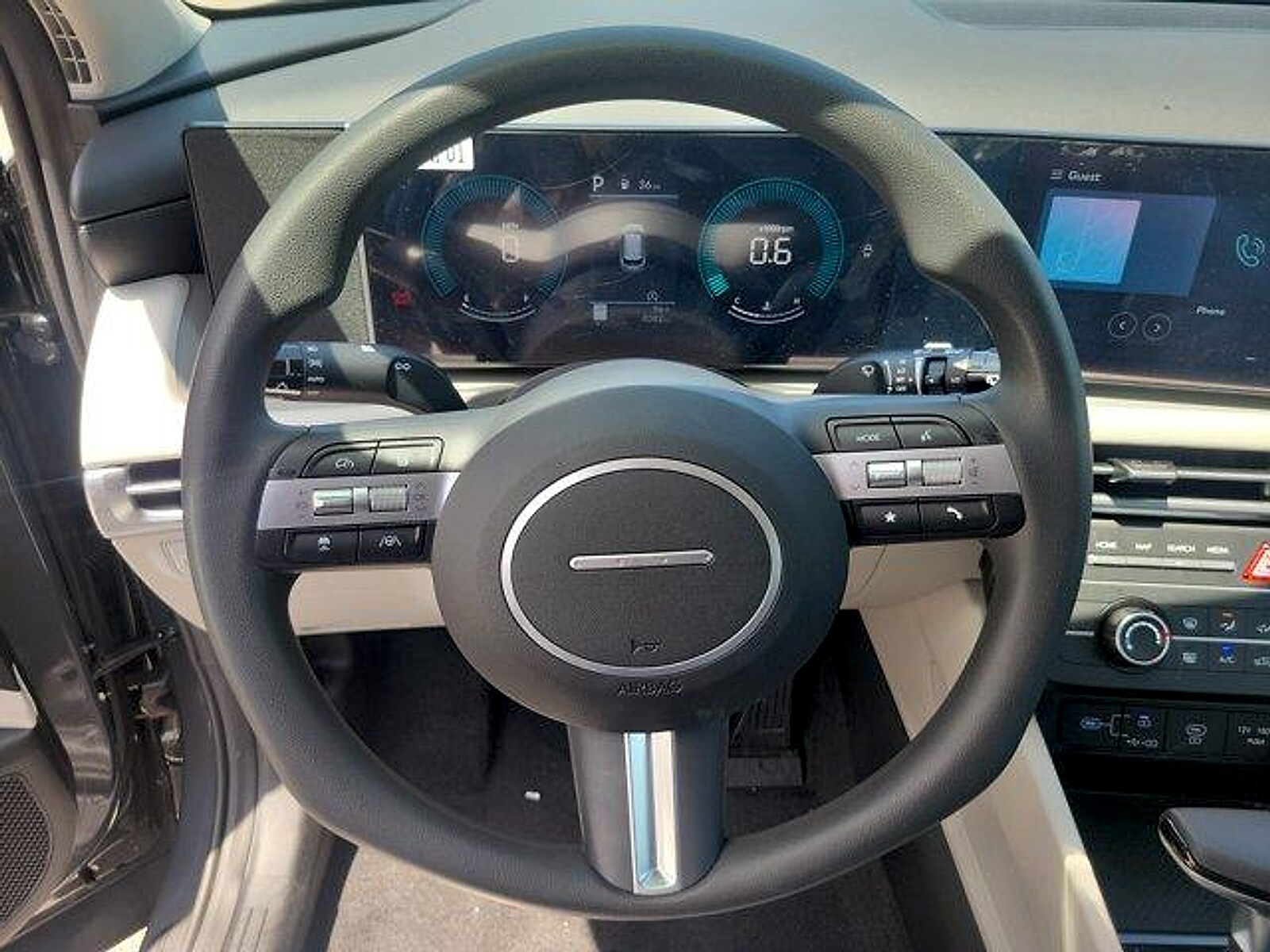 2025 Hyundai Tucson SE - Photo 22