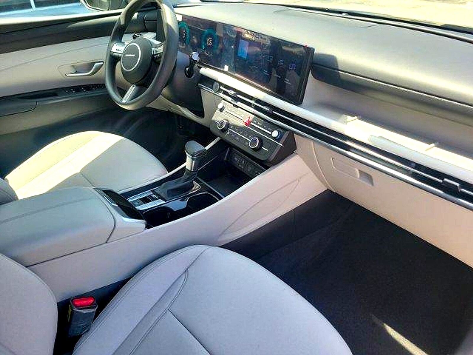 2025 Hyundai Tucson SE - Photo 13