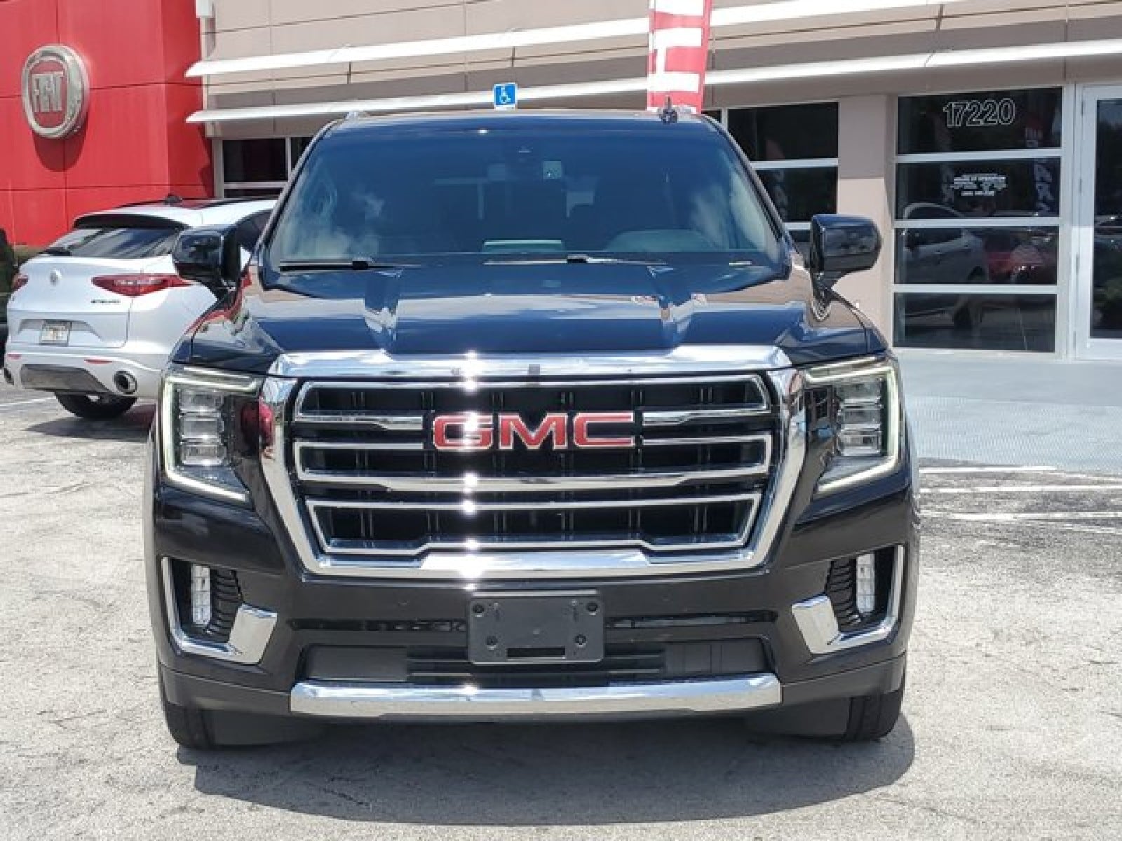 Used 2022 GMC Yukon XL SLT with VIN 1GKS2GKD0NR219303 for sale in Miami, FL