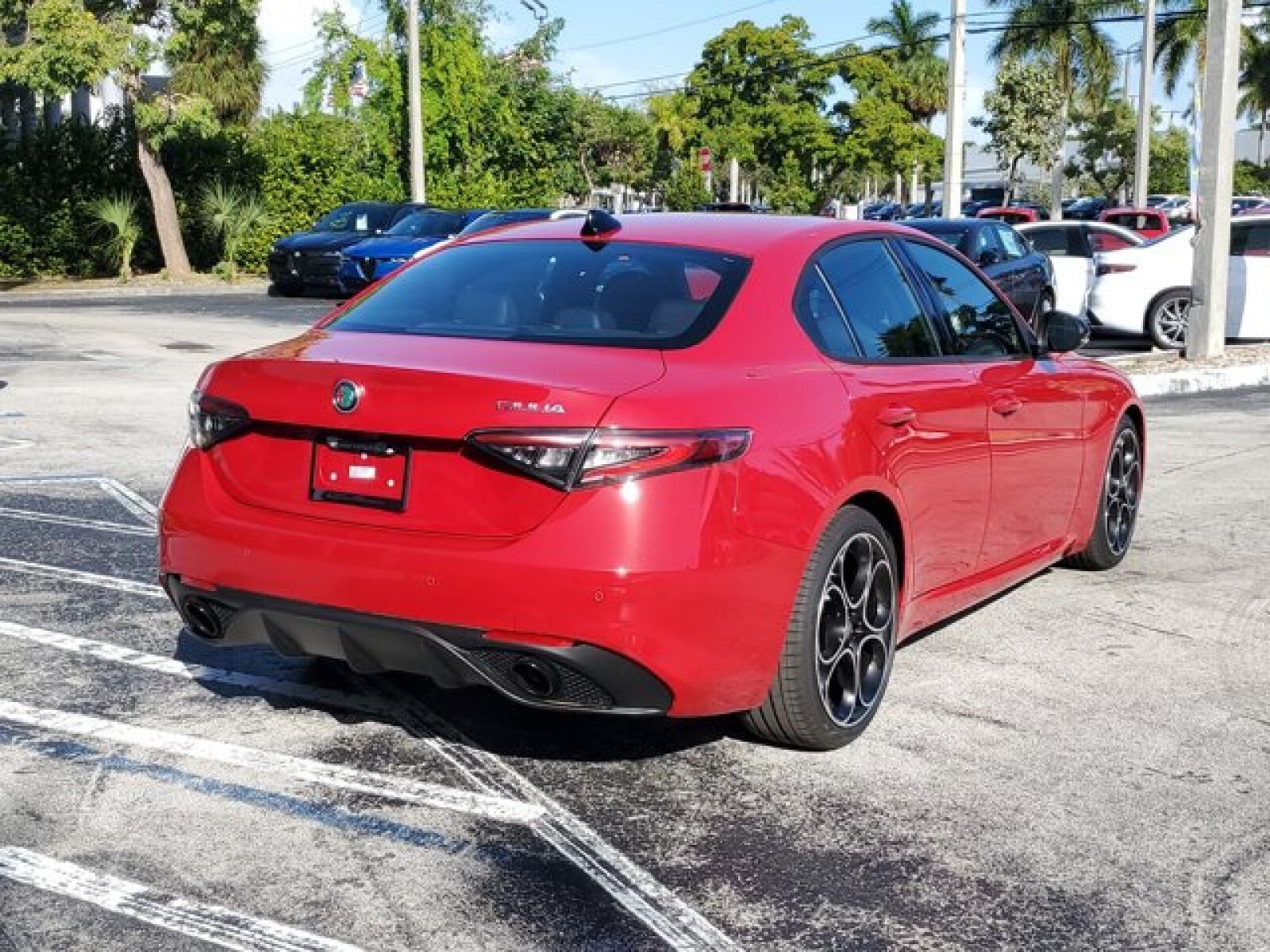2025 Alfa Romeo Giulia photo 4