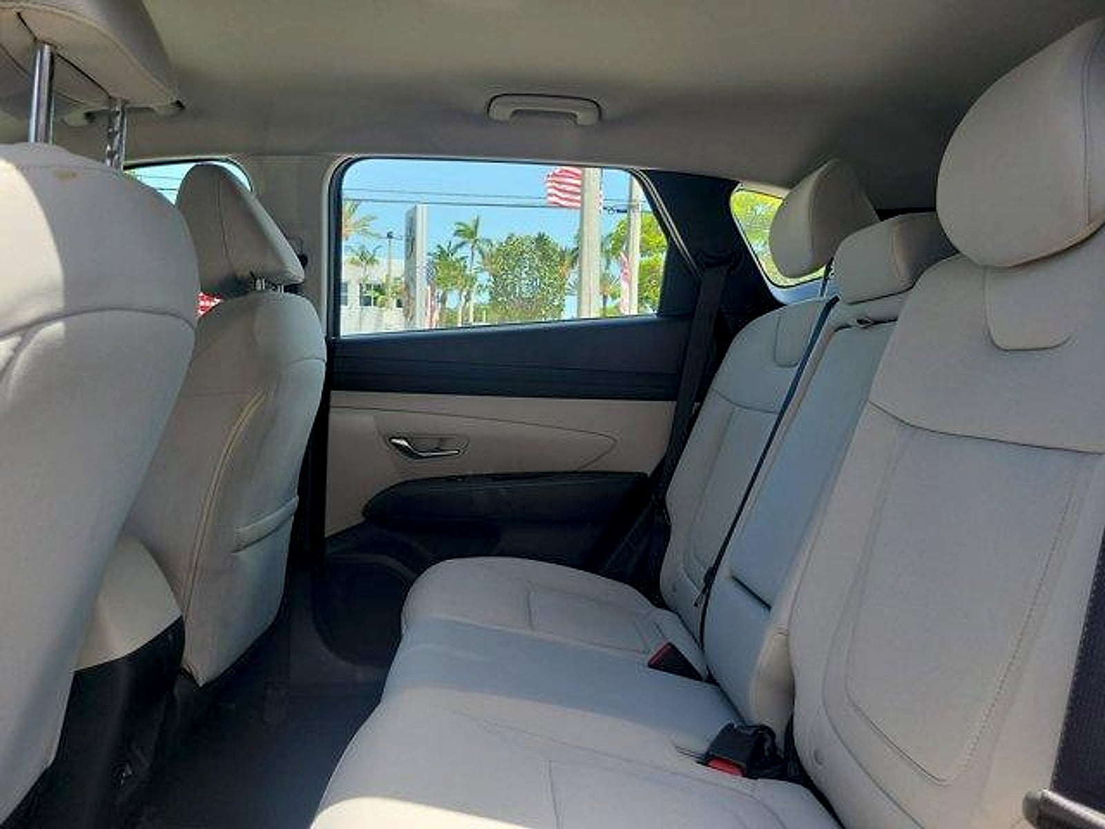2025 Hyundai Tucson SE - Photo 19