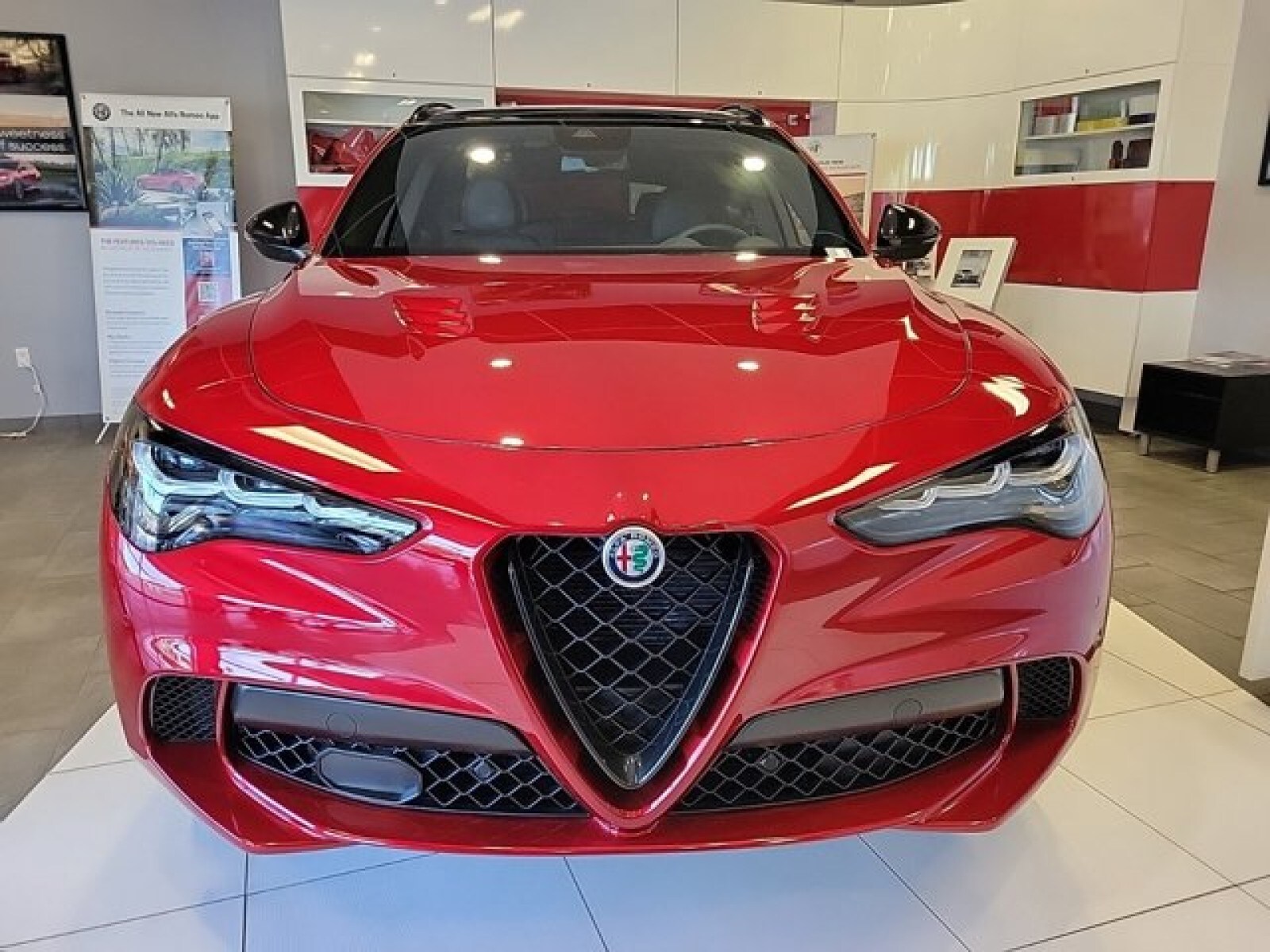 2024 Alfa Romeo Stelvio Quadrifoglio photo 2