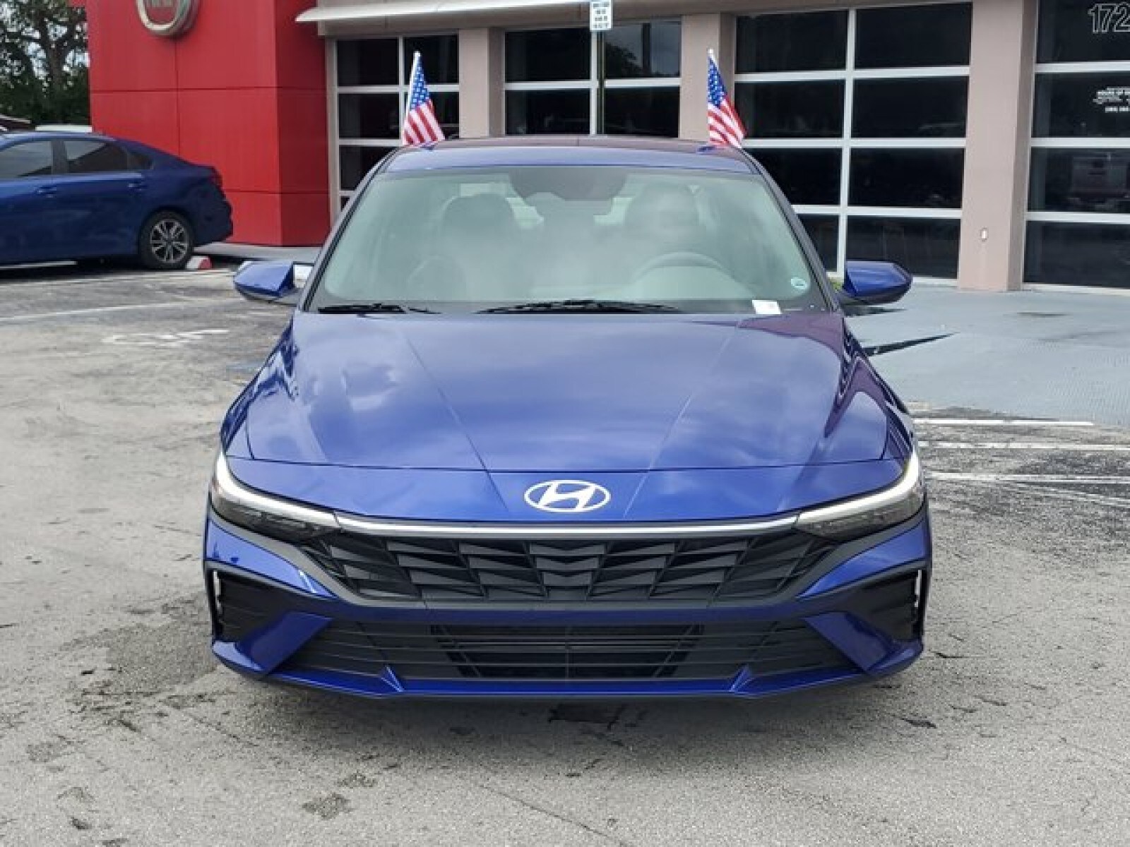 2024 Hyundai Elantra SE photo 2