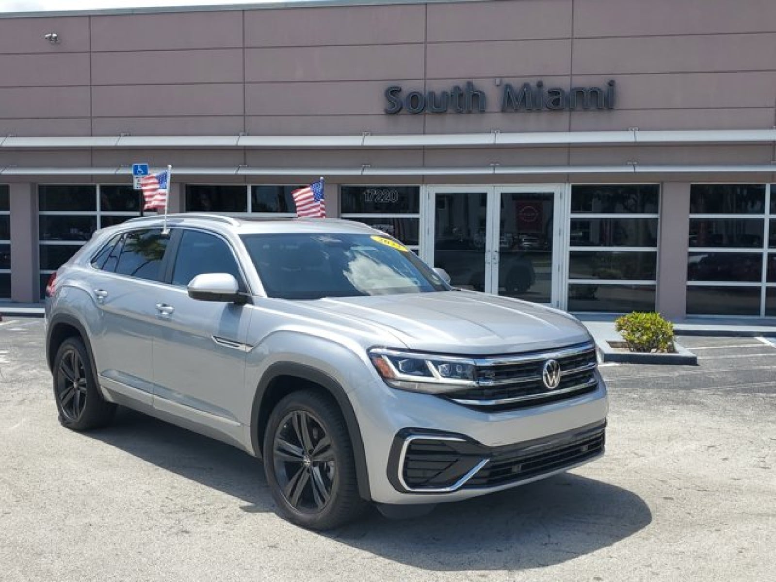 2022 Volkswagen Atlas Cross Sport SEL R-Line