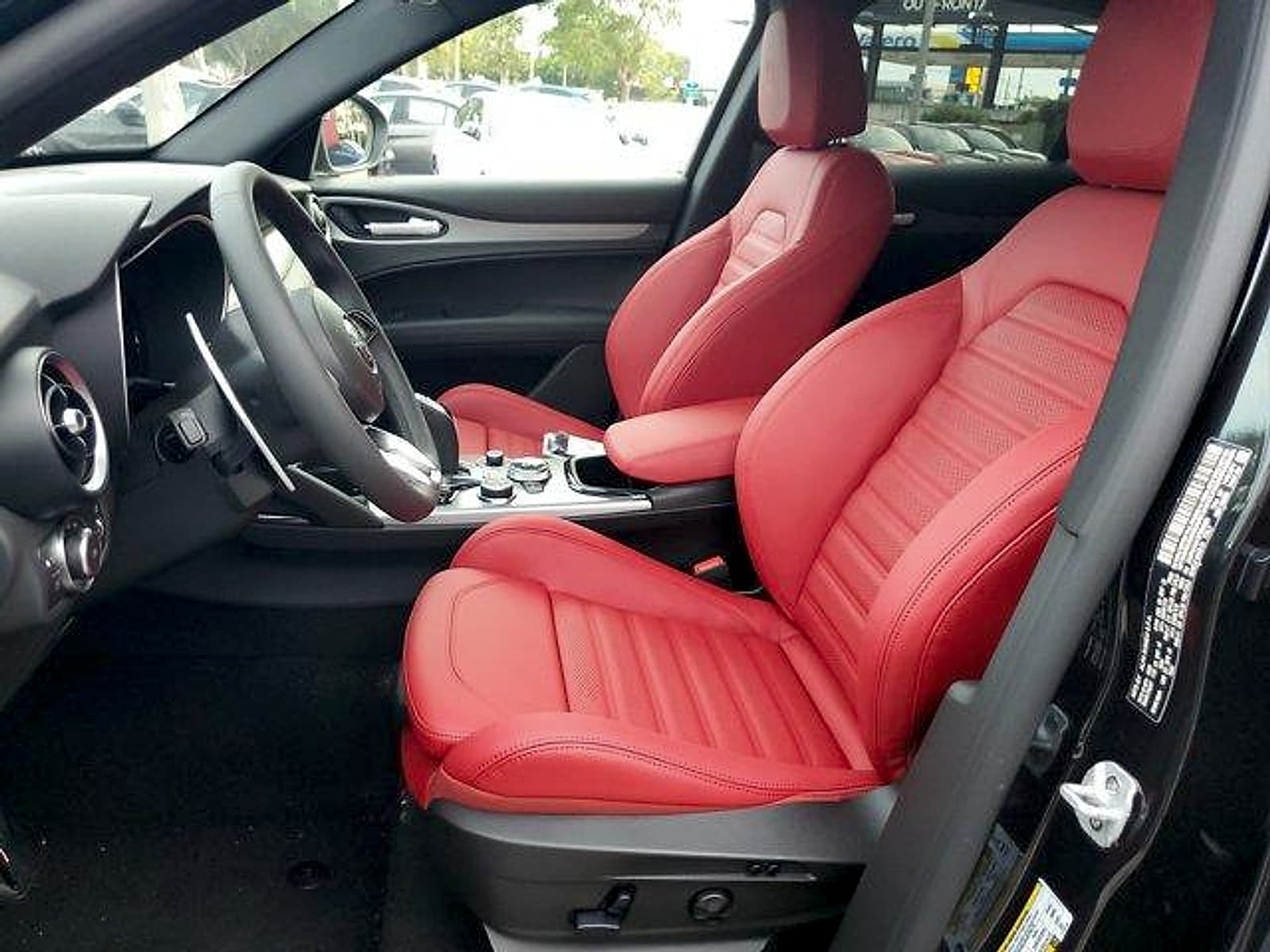 2025 Alfa Romeo Stelvio Base - Photo 12
