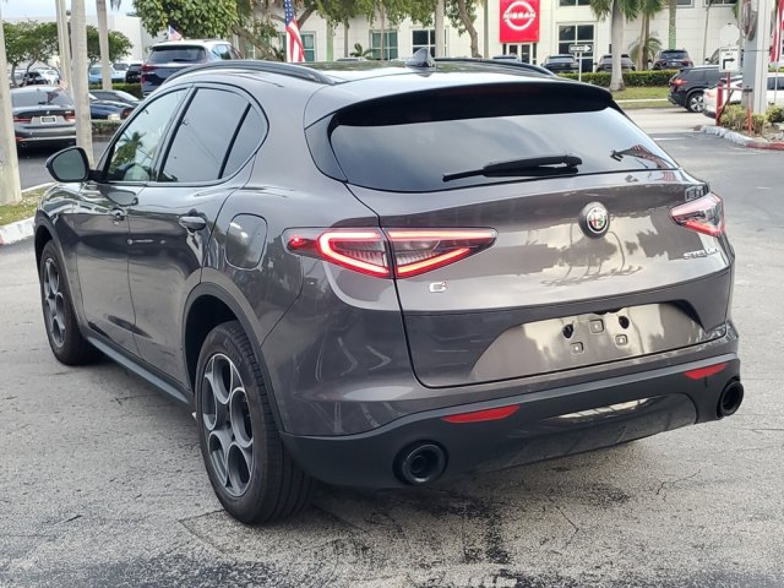 2025 Alfa Romeo Stelvio Sport photo 3