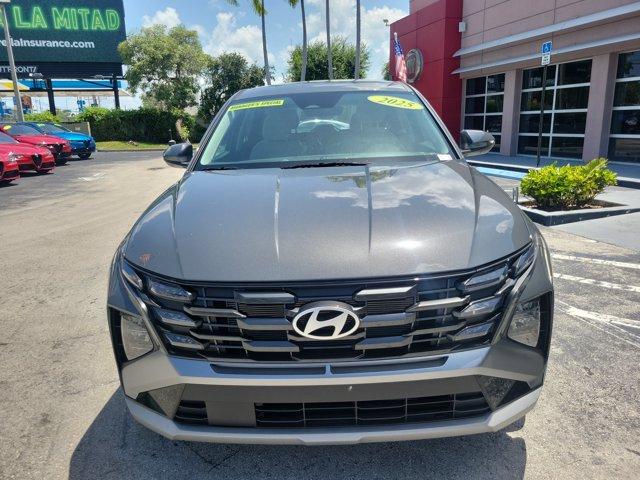 2025 Hyundai Tucson SE - Photo 2