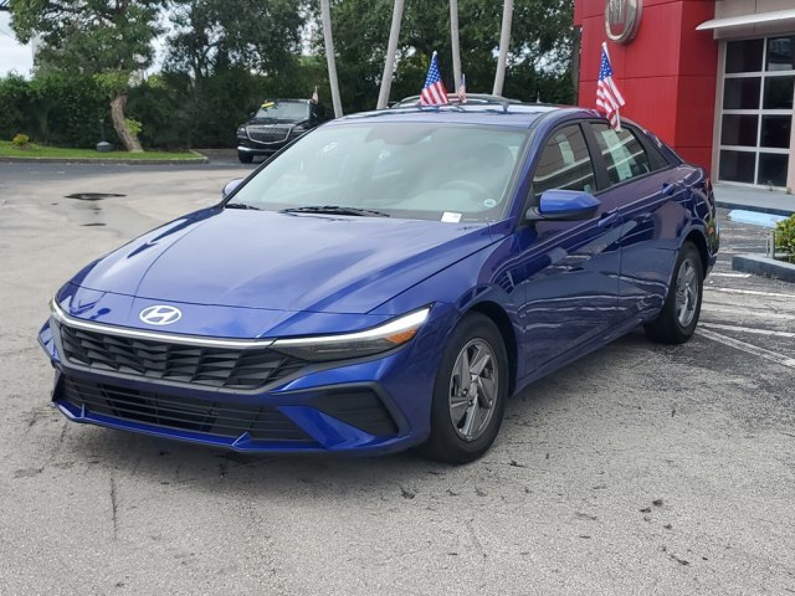 2024 Hyundai Elantra SE photo 3
