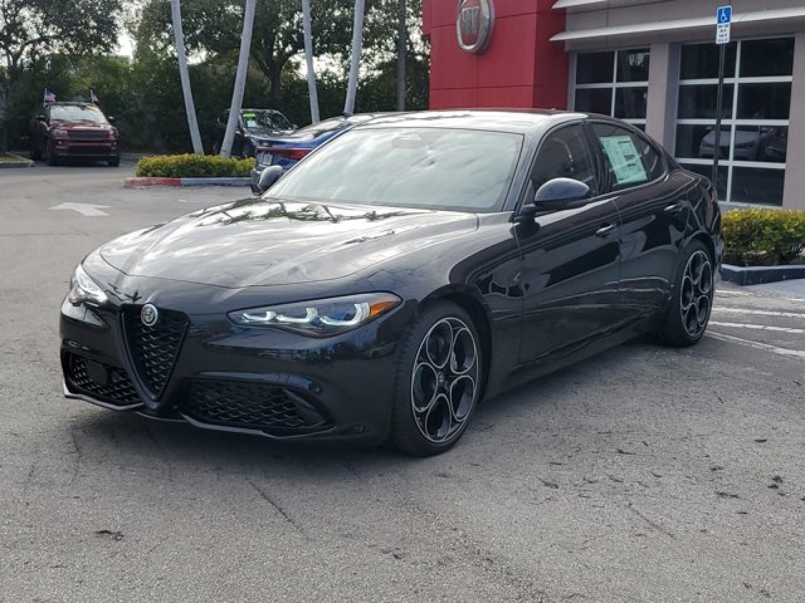 2025 Alfa Romeo Giulia photo 2