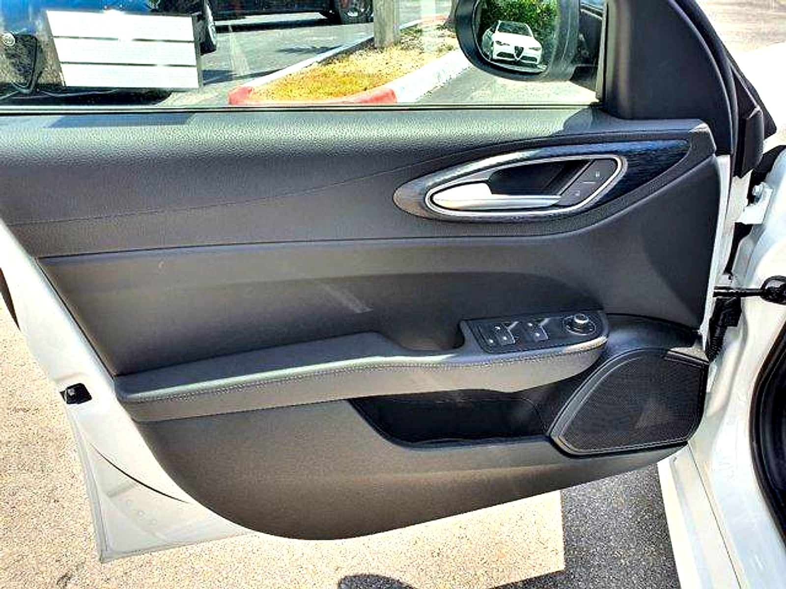 2024 Alfa Romeo Giulia Sprint - Photo 10