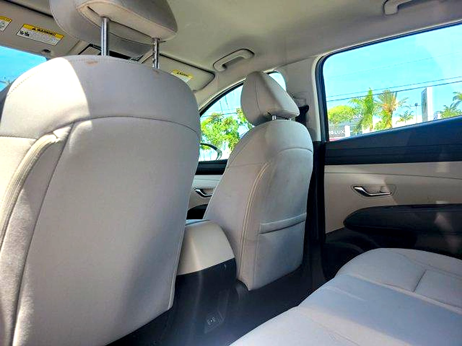 2025 Hyundai Tucson SE - Photo 18