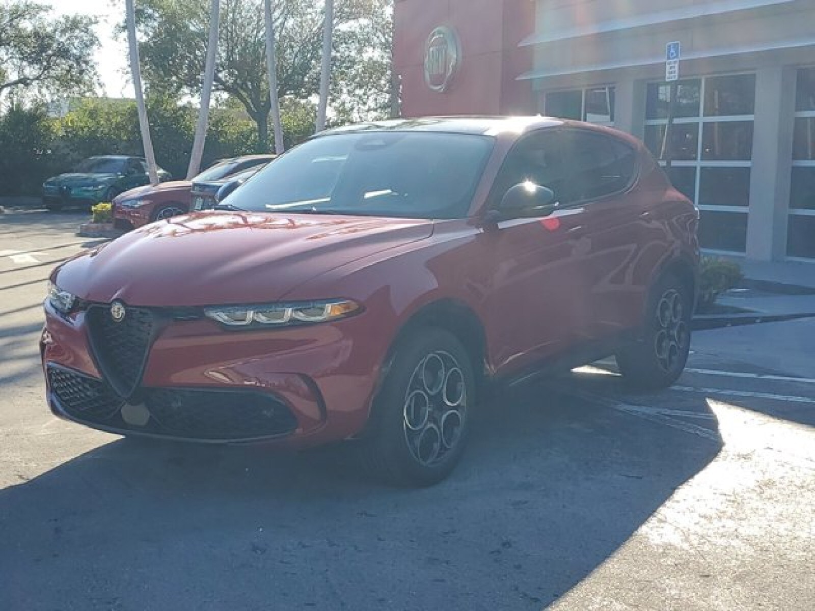 2025 Alfa Romeo Tonale photo 2