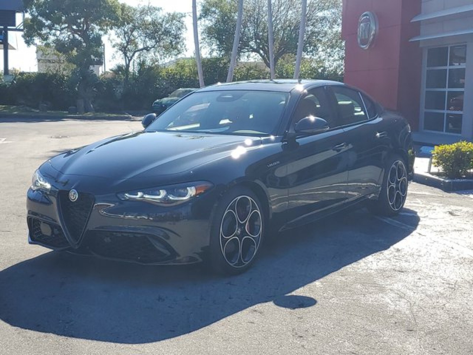2025 Alfa Romeo Giulia photo 2