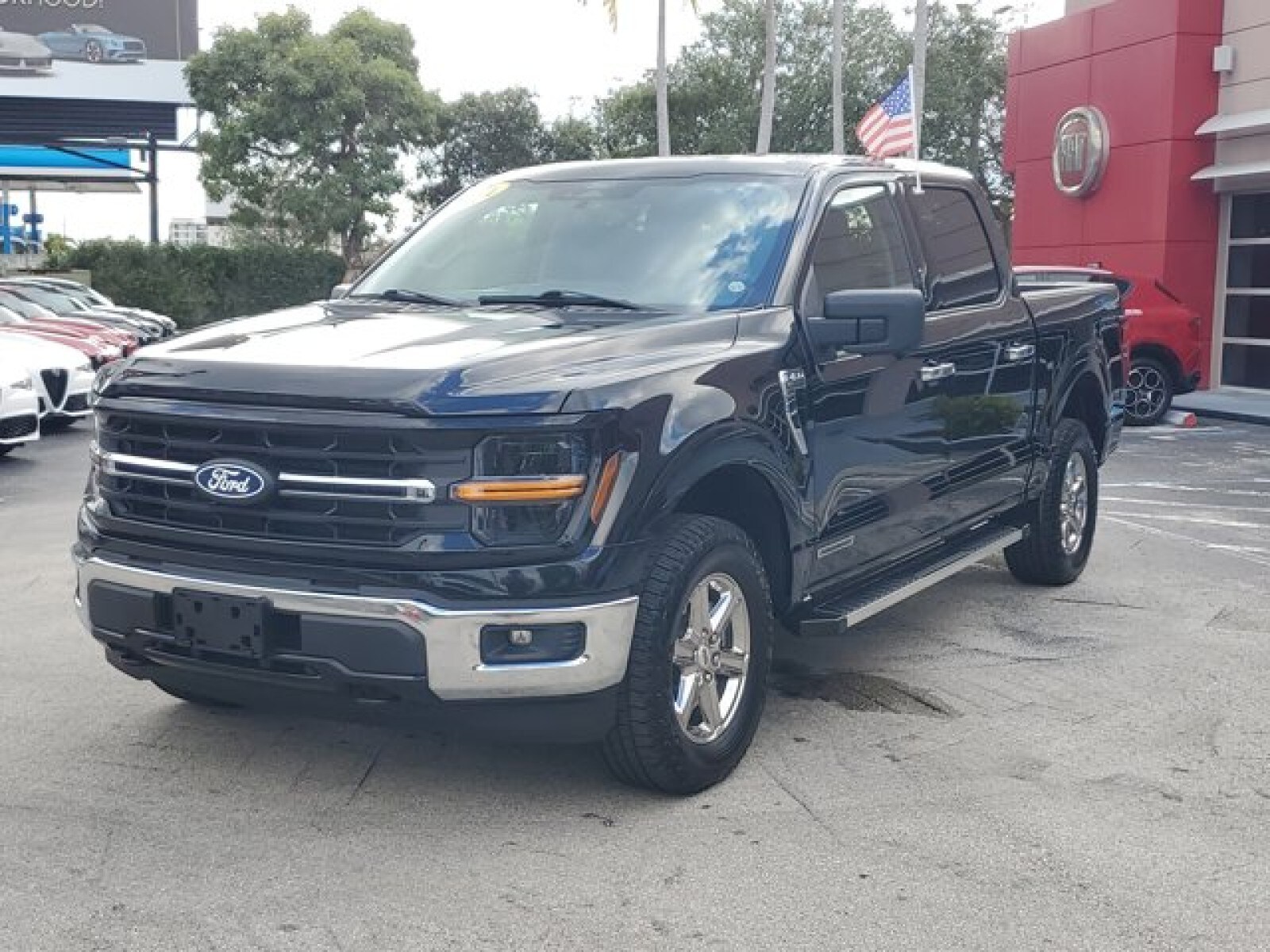 2024 Ford F-150 XLT photo 2