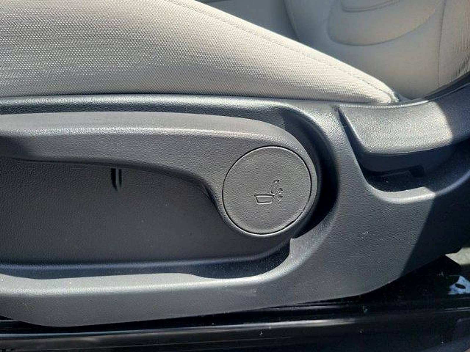 2025 Hyundai Tucson SE - Photo 20