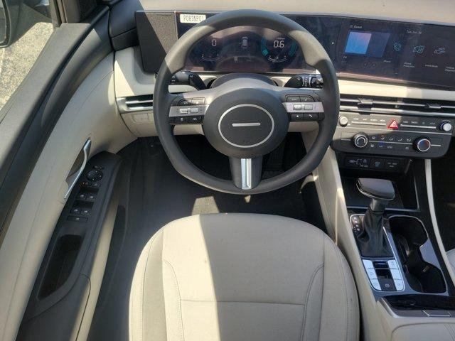 2025 Hyundai Tucson SE - Photo 15