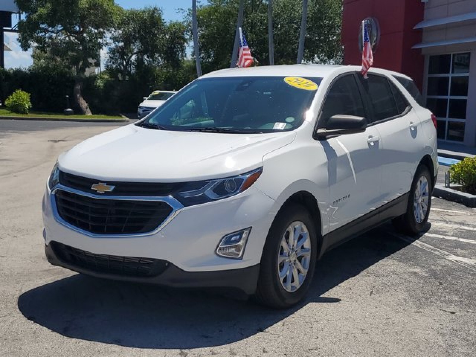 2020 Chevrolet Equinox LS photo 3