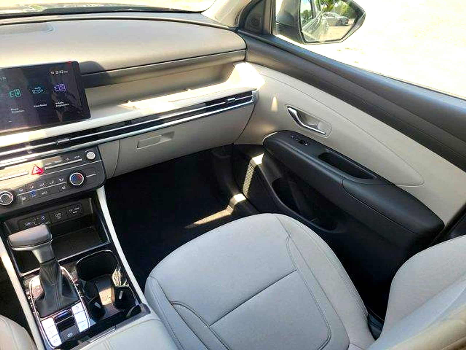 2025 Hyundai Tucson SE - Photo 16