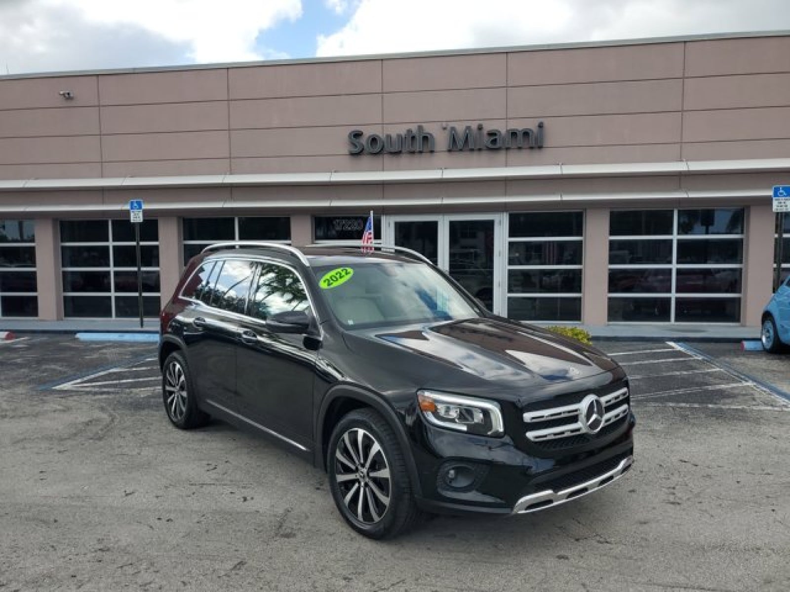 2022 Mercedes-Benz GLB's photo