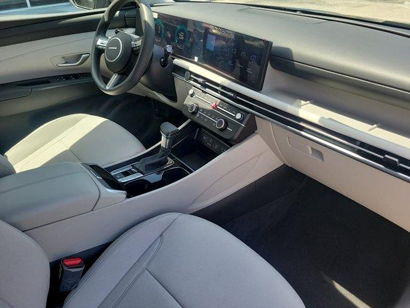 2025 Hyundai Tucson SE - Photo 13