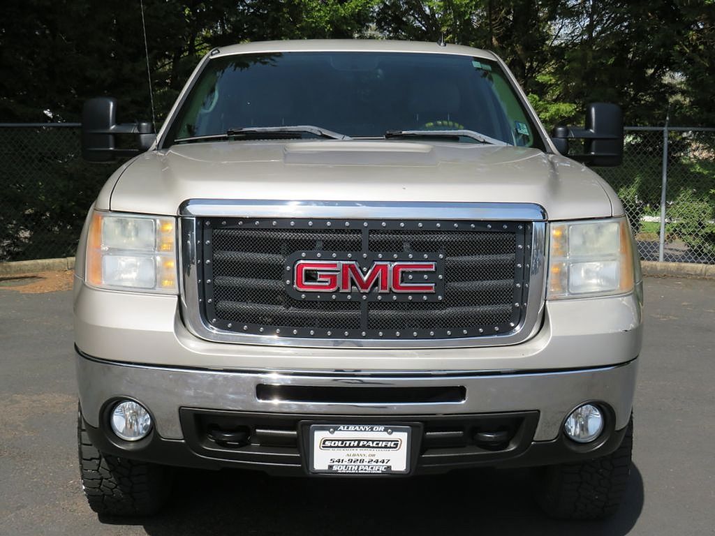 2007 Gmc Sierra SLT photo 2