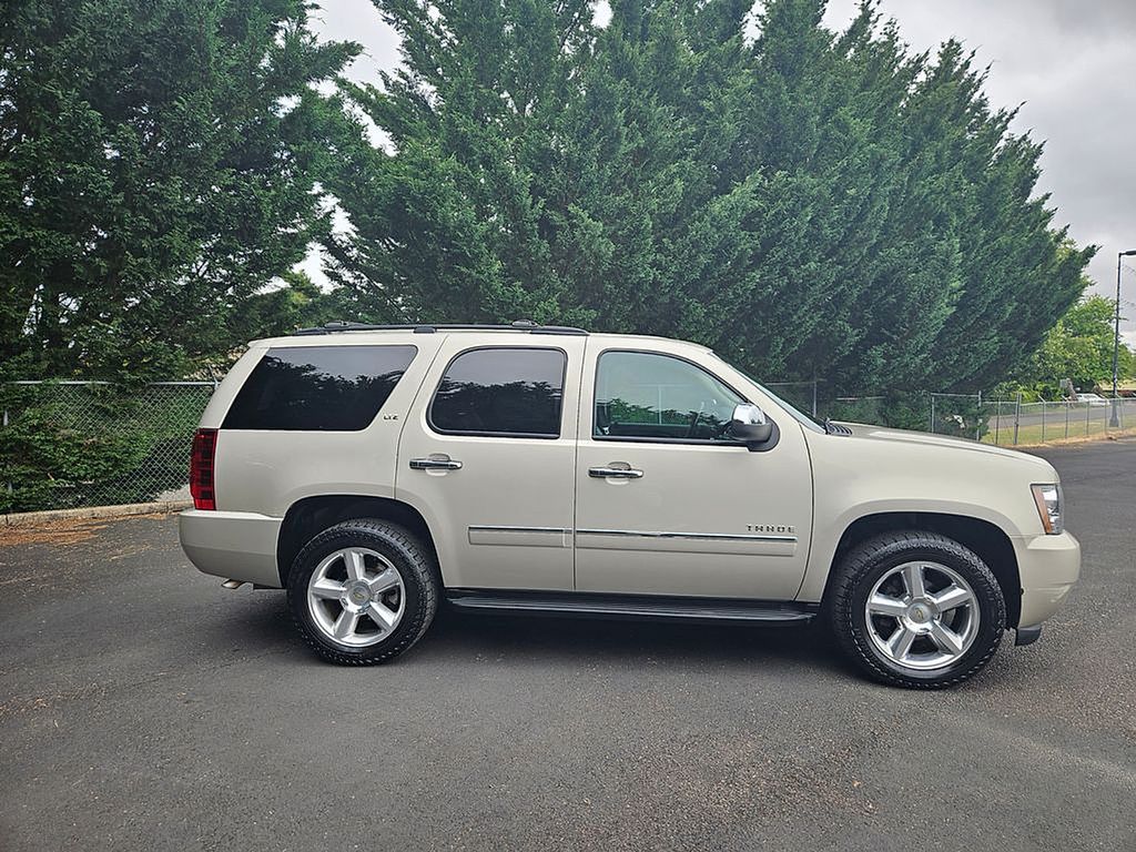 2013 Chevrolet Tahoe LTZ photo 4