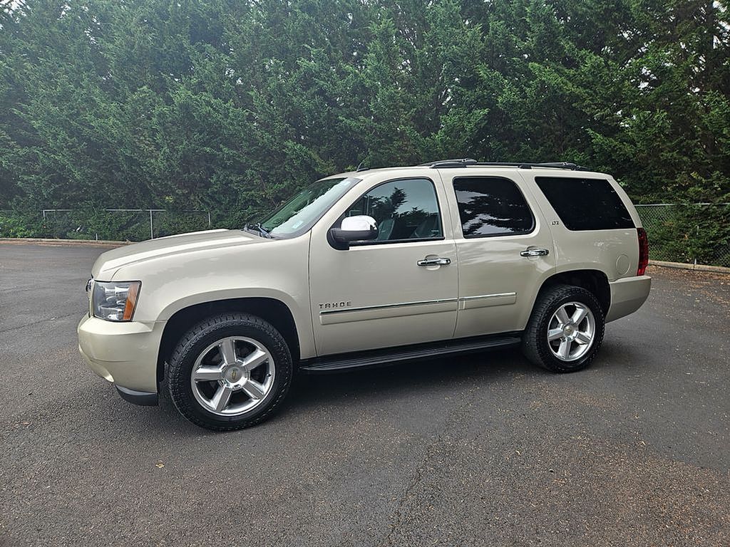 2013 Chevrolet Tahoe LTZ photo 3