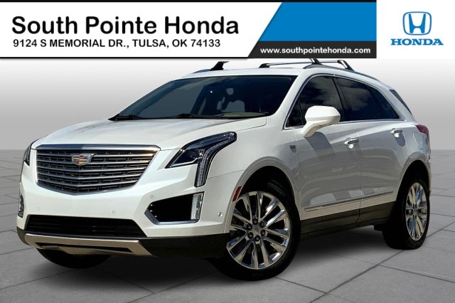 2017 Cadillac XT5 Platinum's photo