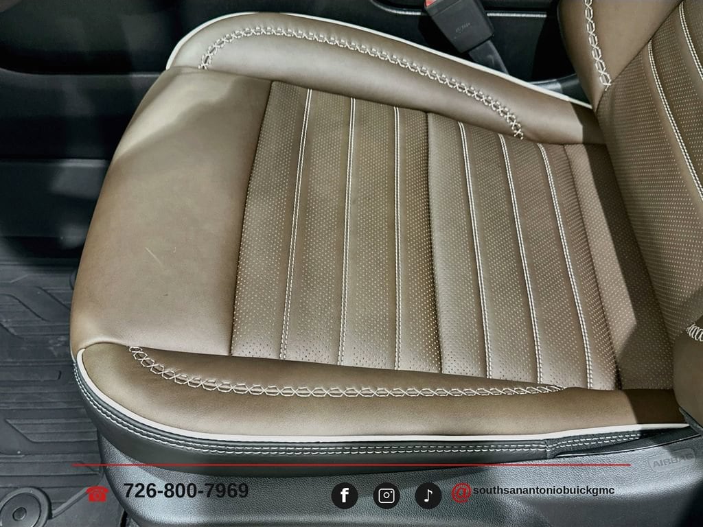 2026 GMC Yukon Denali Ultimate - Photo 21